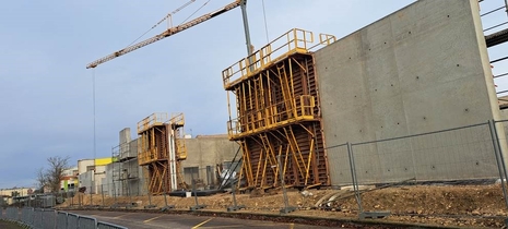 Poursuite edification des murs exterieurs